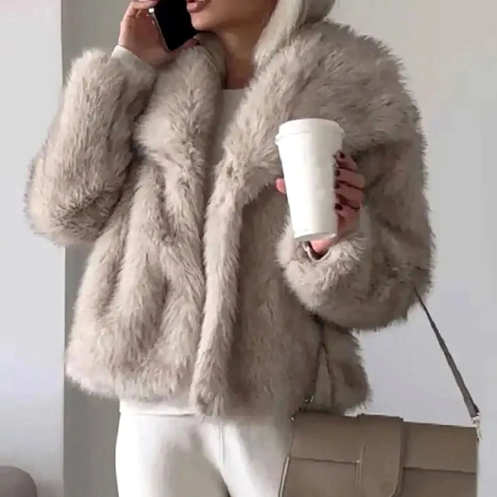 Elizabeth | Chic Cropped Faux Fur Coat with Wide Lapels