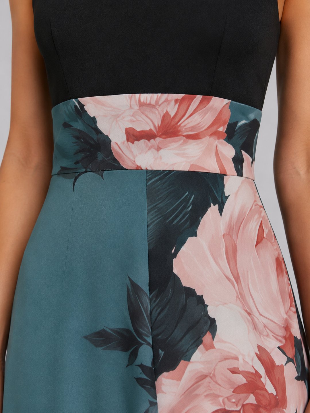 Lola | Chic Floral Halter Neck Maxi Christmas Dress