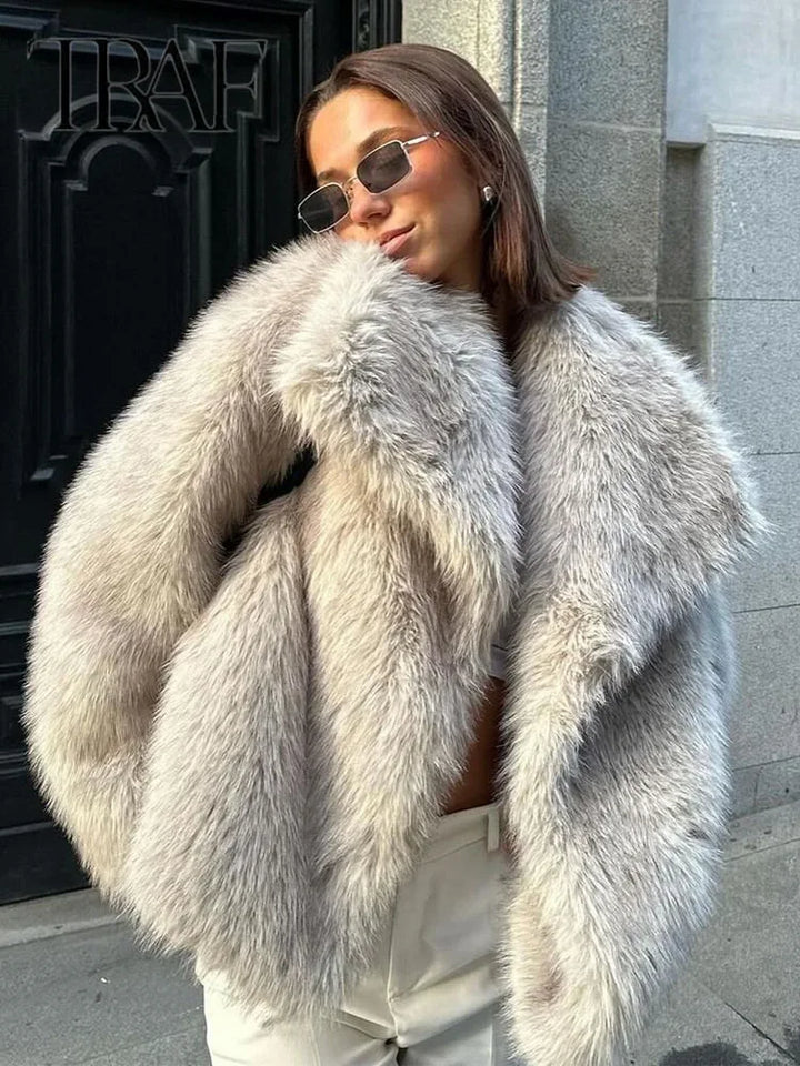 Ottilie | Cosy Oversized Faux Fur Coat with Statement Collar