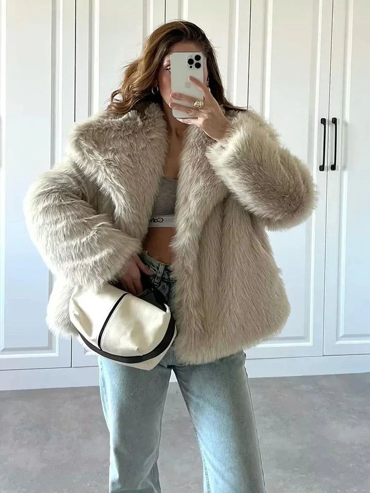 Ottilie | Cosy Oversized Faux Fur Coat with Statement Collar